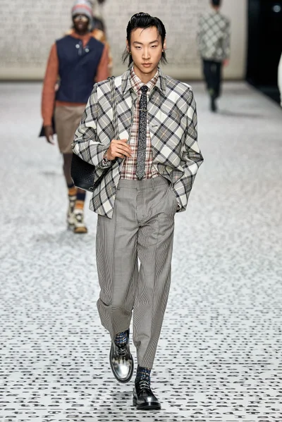 Look 46